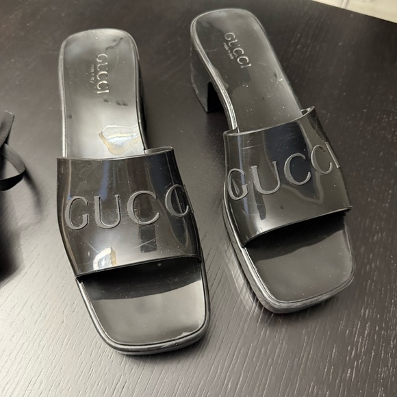 GUCCI LOGO BLACK RUBBER PLATFORM SLIDES / SANDAL / WOMENS HEELS - Picture 6 of 11